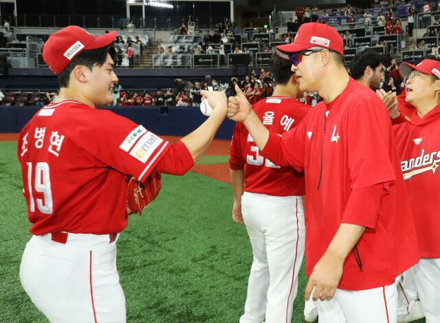 조병현과 이숭용 감독./SSG 랜더스