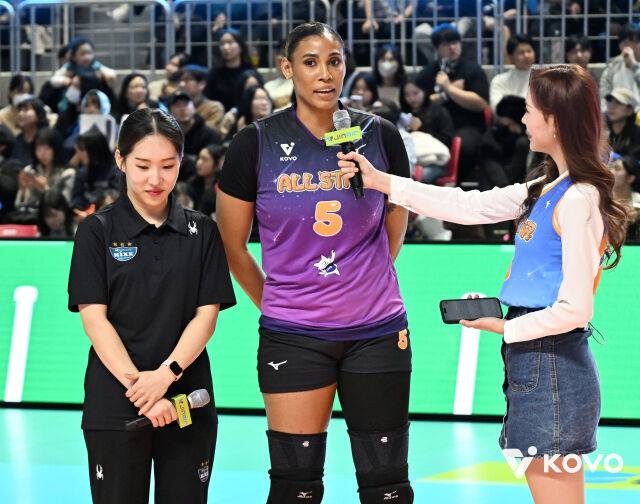 이지언 통역-서브 퀸 실바-전세연 아나운서./KOVO