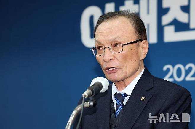 [서울=뉴시스] 배훈식 기자 = 이해찬 민주평화통일자문회의 수석부의장이 25일 별세했다. 사진은 고인이 지난해 11월3일 오전 서울 중구 민주평통사무처에서 열린 취임식에서 취임사를 하는 모습. 2026.01.25. dahora83@newsis.com