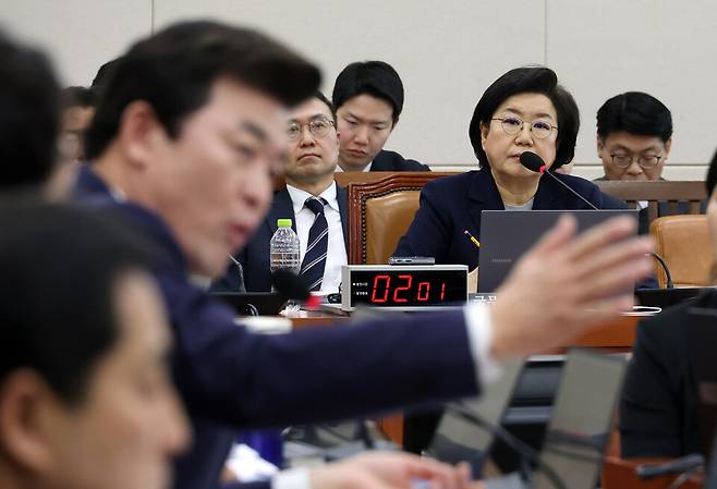 이혜훈 기획예산처 장관 후보자가 지난 23일 국회 재정경제기획위원회에서 열린 인사청문회에서 의원 질의에 답변하고 있다. ⓒ연합뉴스