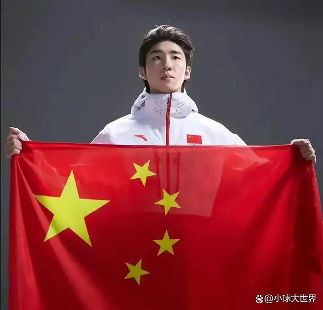 ▲&nbsp; 린샤오쥔(한국명 임효준)에게 지난해 하얼빈 동계아시안게임은 중국 국가대표로서 처음으로 출전한 국제 종합대회였다. 이제는 오성홍기를 달고 8년 만에 동계올림픽 복귀도 확정됐다. 중국의 124명 올림픽 선수단에 당당히 이름을 올렸다.&nbsp; ⓒ 소후닷컴