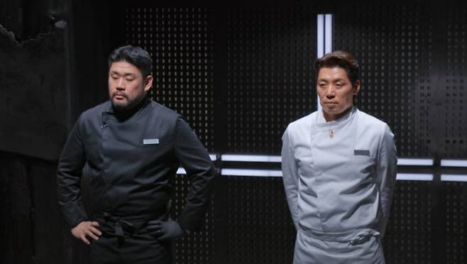 왼쪽부터 '요리괴물' 이하성, 송훈 셰프 /사진=넷플릭스