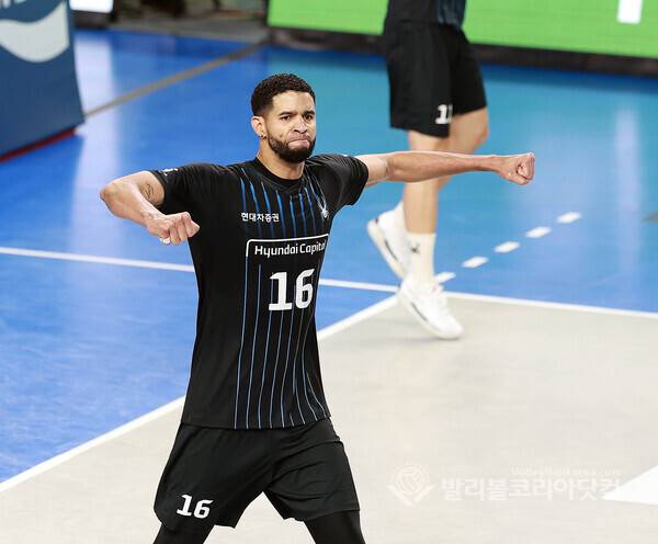 현대캐피탈 레오.