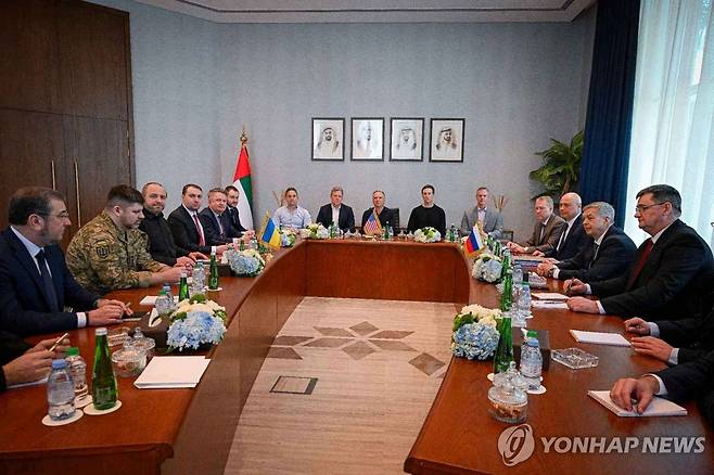 UAE 아부다비에서 열린 미국, 러시아, 우크라이나 3자 2차 협상 [로이터/UAE 정부 연합뉴스. 재판매 및 DB 금지]