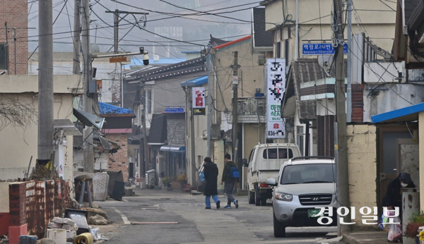 최근 지역 소멸을 막을 대안으로 ‘생활인구’와 ‘생활권계획’ 등 개념이 주목을 받고 있다. 사진은 옹진군 백령면 진촌리 시내 모습. /경인일보DB