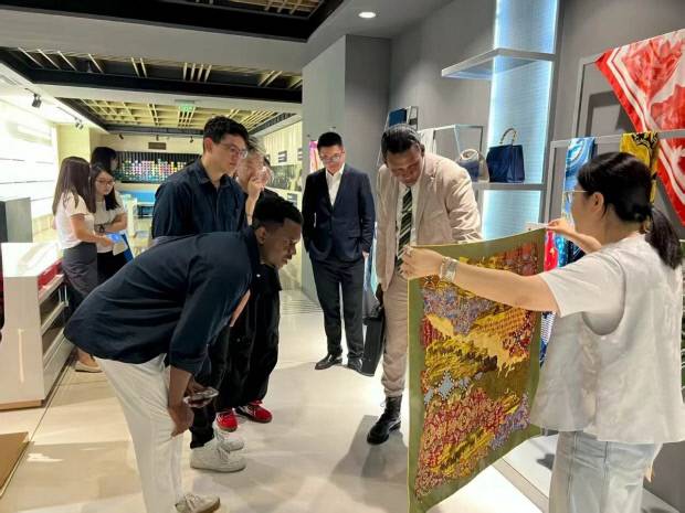 연구팀은 항저우, 샤오싱, 타이저우 등을 방문했다