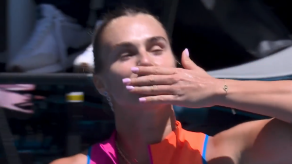 사발렌카의 손 키스(사진=호주오픈 SNS)