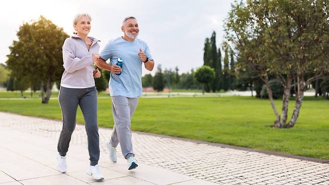 1년간 꾸준한 유산소 운동이 뇌의 나이를 젊게 만드는 효과가 있다는 연구 결과가 나왔다 | 출처: 게티이미지뱅크