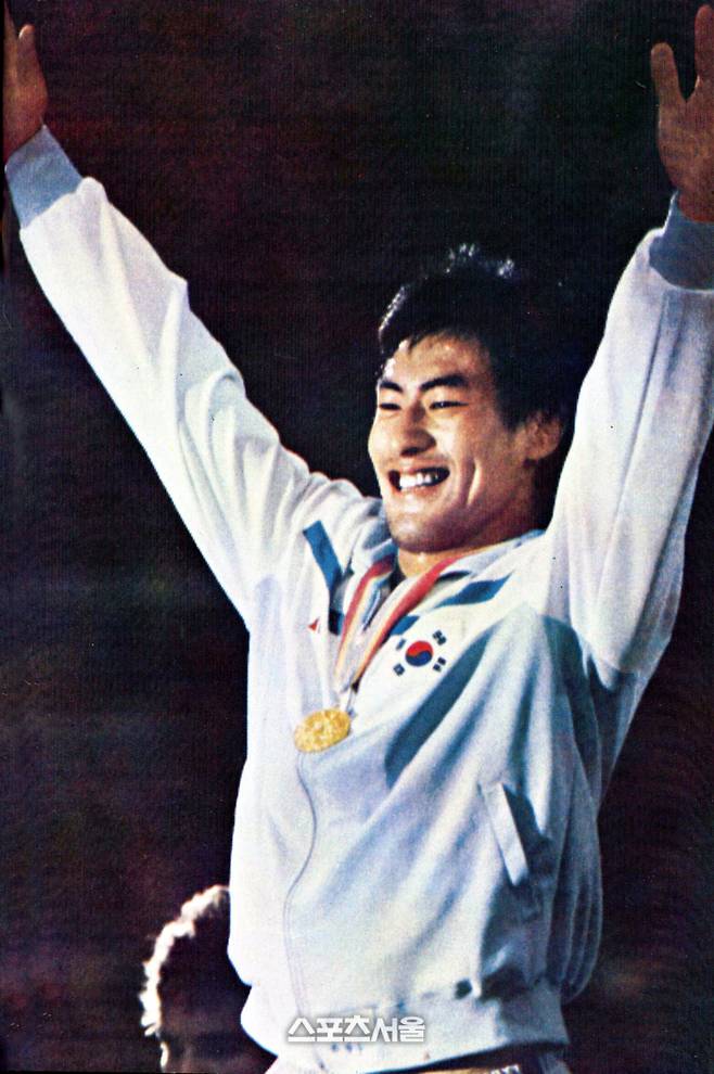 ‘韓 첫 유도 올림픽 금메달’ 하형주, 1984년 LA 영광을 국립스포츠박물관에 기증하다