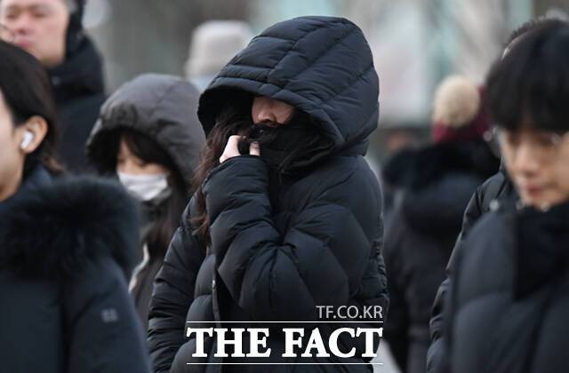 기상청에 따르면 26일 아침 최저기온은 영하 15도~영하 3도, 낮 최고기온은 영하 3도~7도로 예상된다. /이새롬 기자