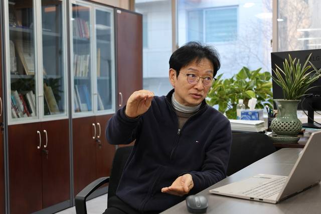 이우철 투비소프트 미래기술연구소 연구 총괄(부사장)이 25일디지털타임스와 인터뷰하고 있다.