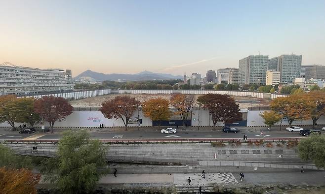 청계천 쪽에서 바라본 서울 종묘 앞 세운4지구 재개발 예정 터의 모습. 갤러리 소소 제공