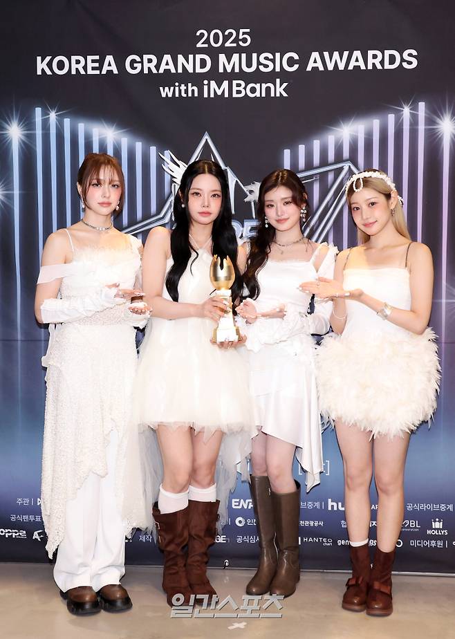 [단독] “특별한 시도 가능한 무대”...피프티피프티, 2년 연속 KGMA 향한 각별한 애정 [IS인터뷰]