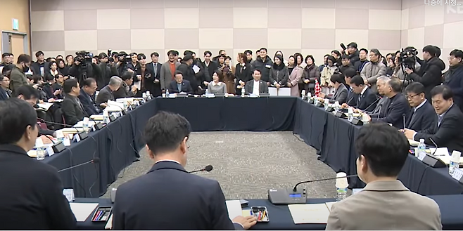 어제(25일) 광주에서 열린 '광주·전남 행정통합 특별법 개정 3차 간담회'