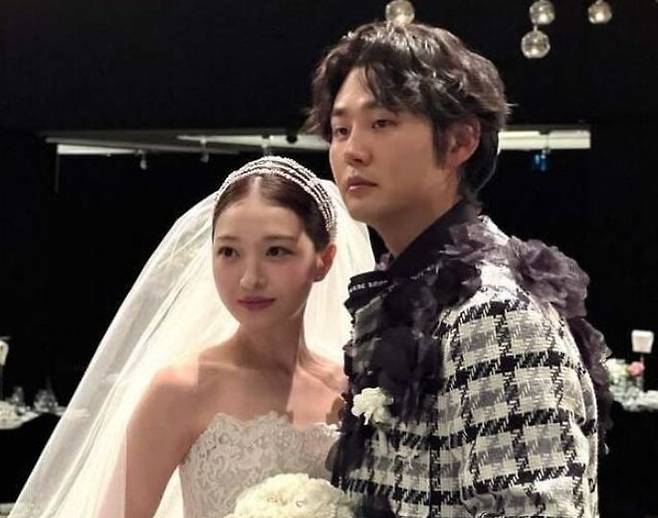 정철원, 김지연. 온라인 커뮤니티 캡쳐