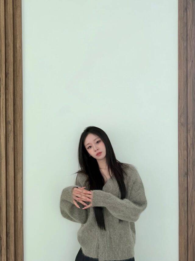 티아라 지연이 한층 깊어진 분위기의 근황을 전했다. / 지연 SNS