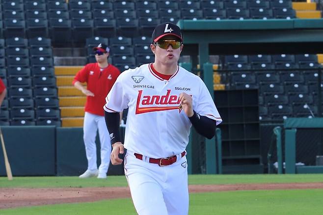 ▲ 김재환은 경력의 반등을 위해 과감한 이적을 택했고, SSG는 그 반등 가능성에 베팅했다 ⓒSSG랜더스