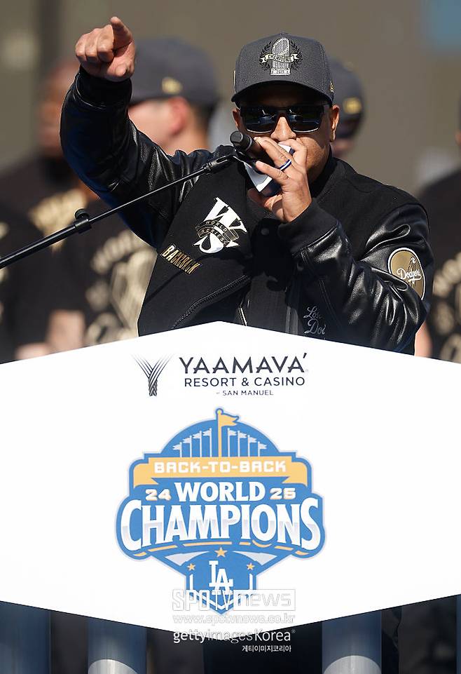 15년 전 거지됐던 다저스는 어떻게 리그의 빌런이 됐나… MLB 밀어주기 있었다? 현지 비판 고조