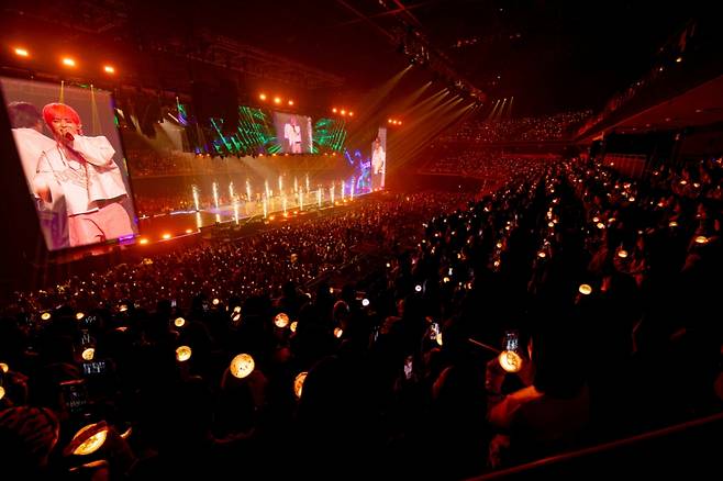 세븐틴 에스쿱스X민규, 2만 6000 관객과 'HYPE VIBES'..라이브 파티 성공적 포문