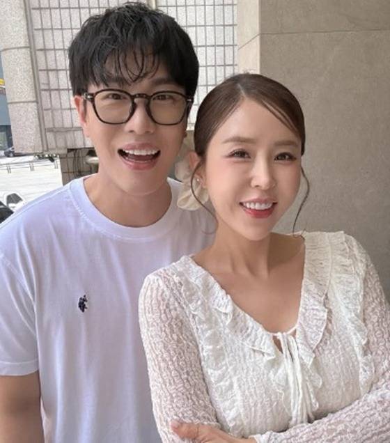 [단독]염려 잘 알아..신지, 곡절 딛고 문원과 5월 2일 웨딩마치