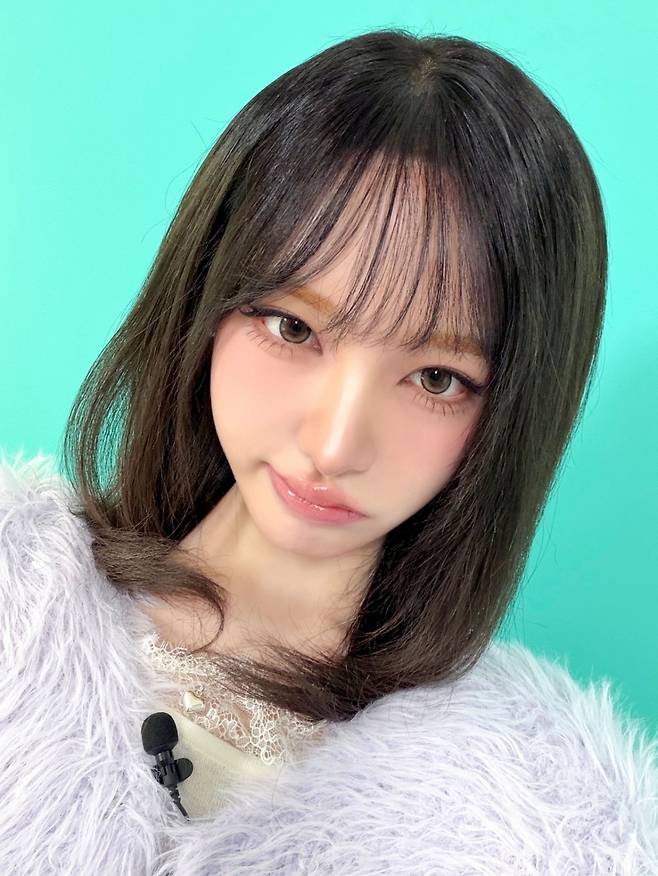 아이브 리즈, 컴백 전 웹예능 활약..'셀폰코드' 솔직발랄 매력 발산