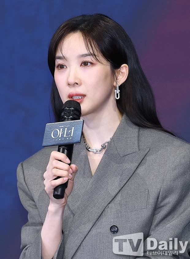 '아너' 이청아 몸으로 구르는 작품, 걱정됐다 [TD현장]