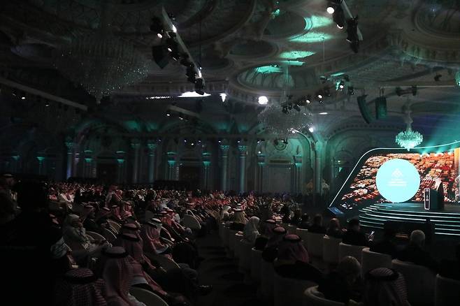 사우디, 리야드서 제3회 GLMC 개최 (리야드=연합뉴스) 김동호 특파원 = 26일(현지시간) 사우디아라비아 정부가 주최하는 제3회 글로벌노동시장콘퍼런스(GLMC) 행사가 킹압둘아지즈 국제콘퍼런스센터(KAICC)에서 열렸다. 2026.1.26 dk@yna.co.kr