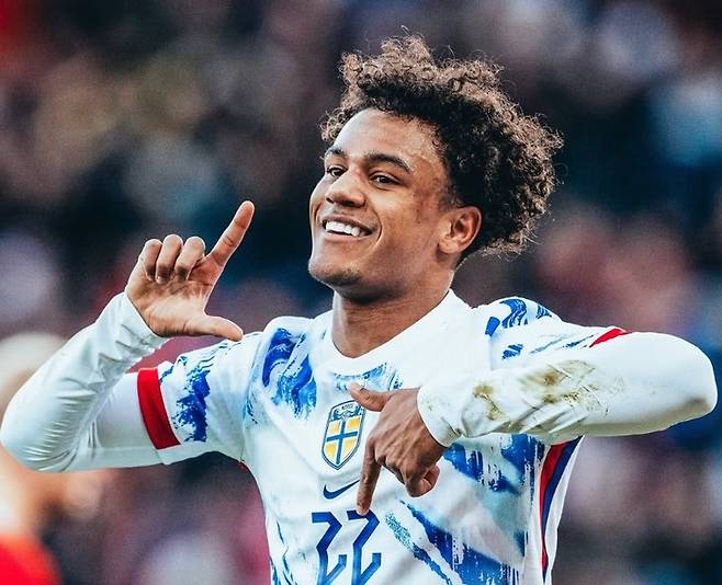 오현규에 '480억' 강렬한 러브콜 보낸 풀럼, 맨시티 윙어 영입에도 가까워졌다