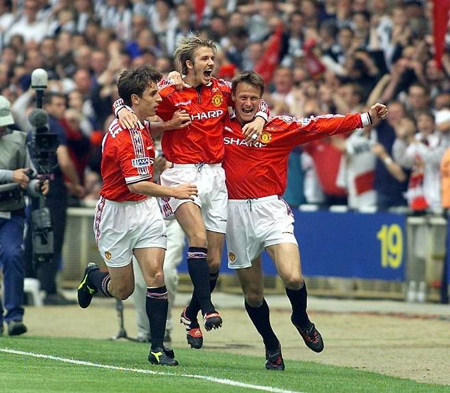 <yonhap photo-6917=""> 맨유 시절의 베컴.&nbsp; &nbsp;EPA=연합뉴스</yonhap>