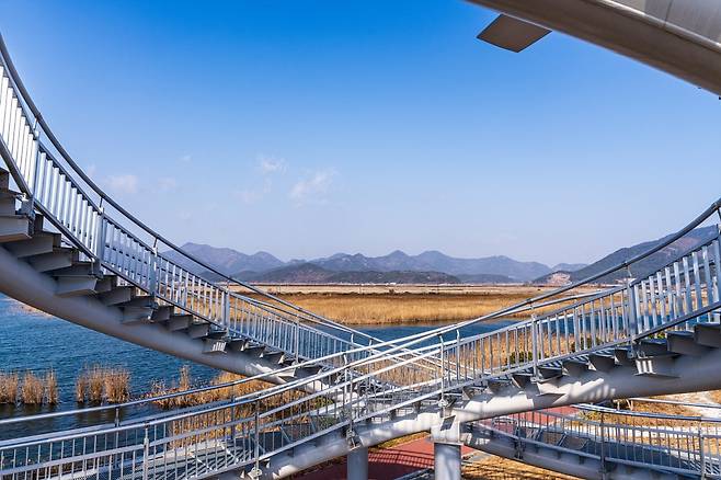 해창만 풍경을 감상할 수 있는 전망대(사진=이효태)