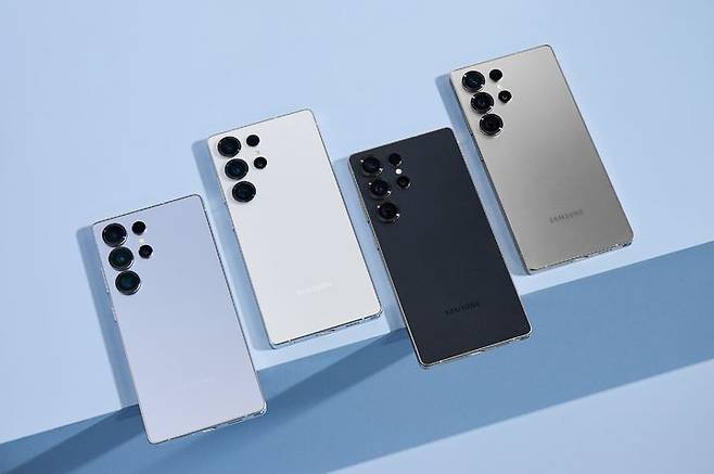 [새너제이=뉴시스] 삼성전자가 업계에서 처음 저반사 기능을 탑재한 모바일용 글래스 세라믹 커버 소재인 '코닝 고릴라 아머 2'를 갤럭시 S25 울트라 디스플레이에 적용했다. (사진=삼성전자 제공) *재판매 및 DB 금지