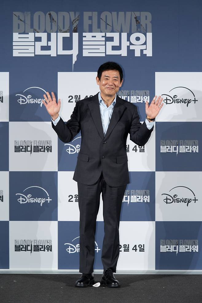 성동일 “최근 영상 산업 힘들어…돈과 시간에 쫓기며 촬영” (블러디 플라워)