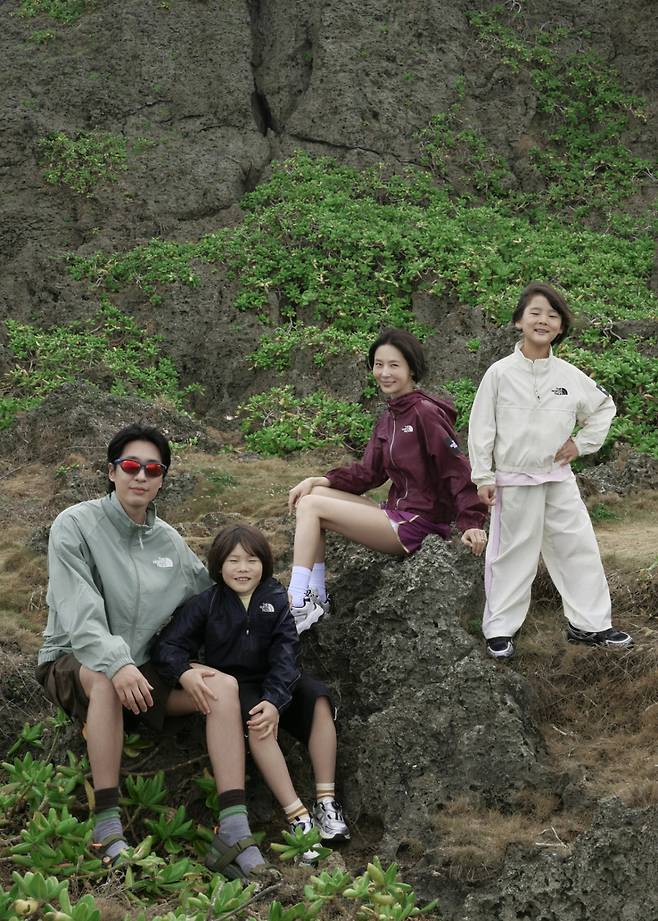 김나영 패밀리, 노스페이스 '패밀리 아웃도어룩' 화보