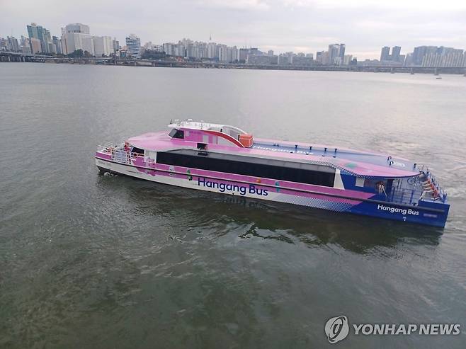 한강버스 [촬영 안 철 수] 2025.11, 한강공원 여의도 한강버스 선착장