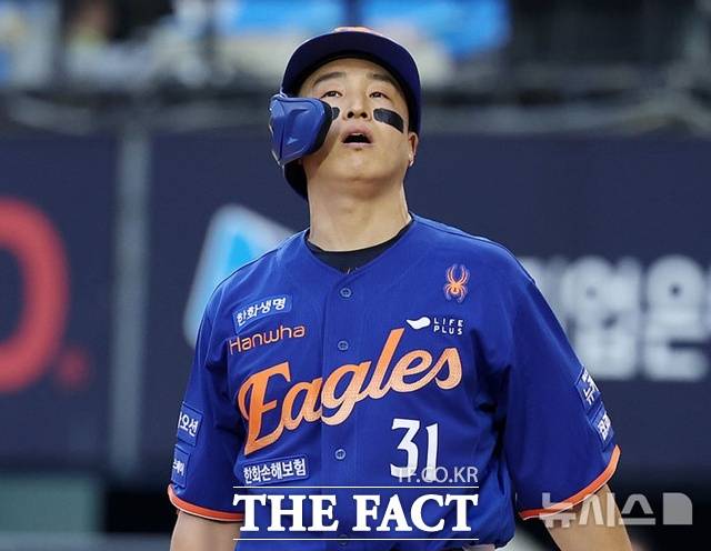 손아섭의 처지가 딱하게 됐다. 호기있게 FA를 신청했지만 자칫 미아가 될 수도 있다. /뉴시스