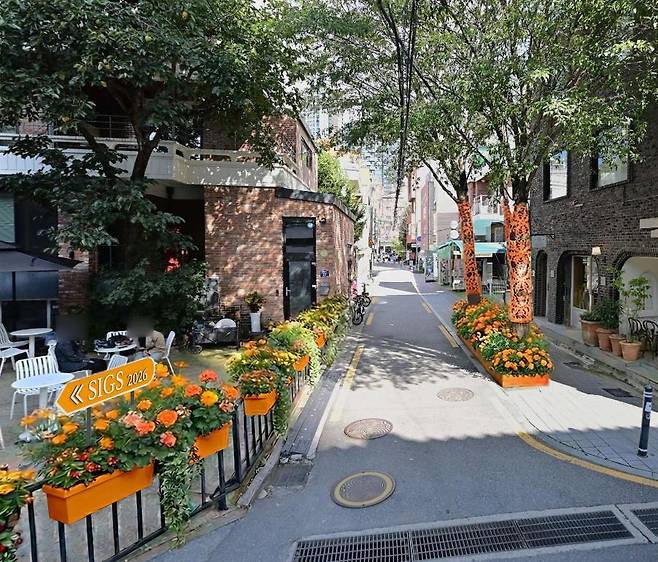 서울 성동구 성수동 아뜰리에길 ‘골목 정원’ 조성 이미지. 5월 1일부터 실제로 볼 수 있다. 서울시 제공