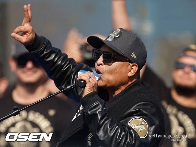 LA 올림픽 감독, 나보다 적합한 사람 없다...'역대 최초' 빅리거 참가 예고, '현역 1위' 로버츠가 야심 드러냈다