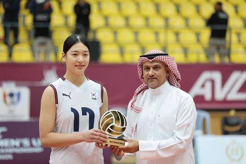 대회 MVP를 받은 손서연 [아시아배구연맹 페이스북 캡처. 재판매 및 DB 금지]