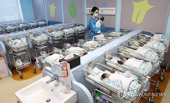 출생아 2년 연속 증가 전망 [연합뉴스 자료사진]