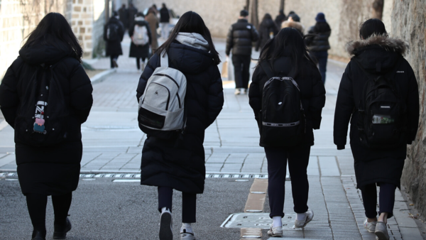 하교하는 학생들. 연합뉴스