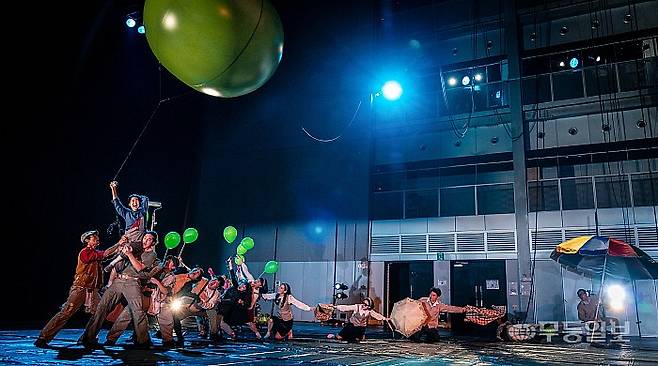 ACC 연극 ‘시간을 칠하는 사람’