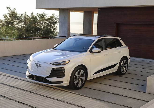 아우디 `Q6 e-트론`
