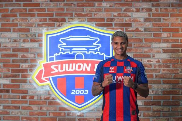 '리빌딩' 박차 가하는 수원FC, 브라질 출신 센터백 델란 영입...한국 커피 맛있어, 잘 온 것 같다
