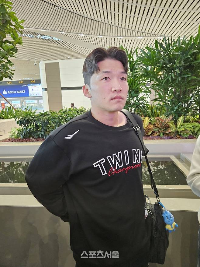 LG 박해민이 22일 인천국제공항에서 미국 애리조나 스프링캠프 출국 전 취재진 인터뷰에 응하고 있다. 인천공항 | 강윤식 기자 skywalker@sportsseoul.com