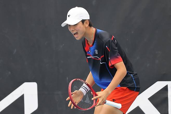 결승 진출을 확정 짓고 포효하는 김시윤