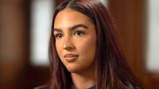 딜라라는 자신이 스마트 안경으로 촬영되고 있다는 사실을 알지 못했다