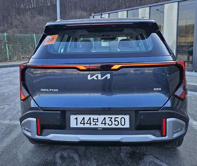 기아 디 올 뉴 셀토스의 후면 모습. /김지환 기자