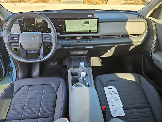 기아 디 올 뉴 셀토스의 1열 좌석 모습. /김지환 기자