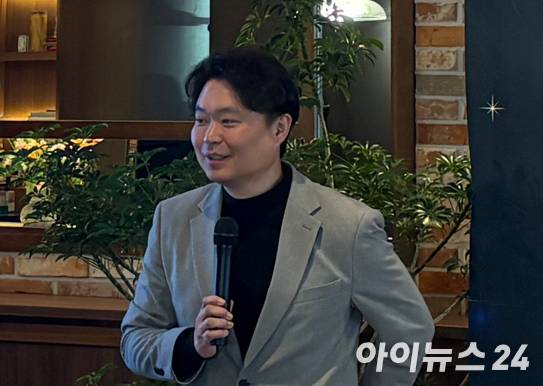 허준 동덕여대 교수가 올해 관광 업계 트랜드에 대해 설명하고 있다. [사진=설래온 기자 ]