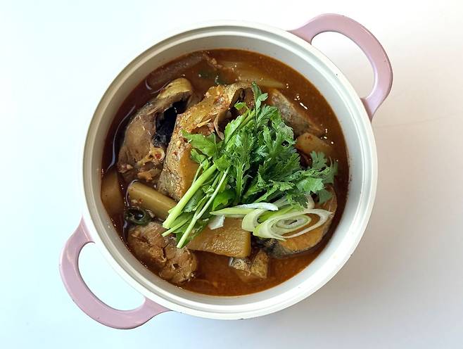 시원하고 칼칼한 맛으로 겨울 추위를 녹여주는 동태찌개. 사진 이정웅